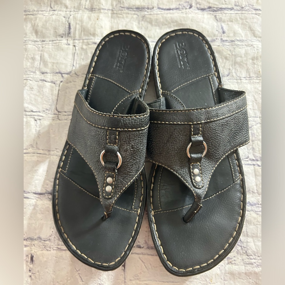 BORN BLACK LEATHER THONG SANDALS WITH TOE RING DESIGN SILVER ACCENT WOMEN’S 40.5